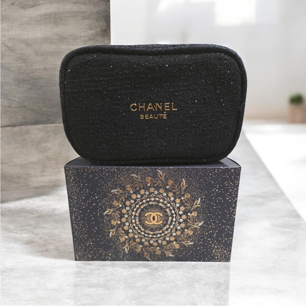 CHANEL Beauté Sparkling Blue Cosmetic Case